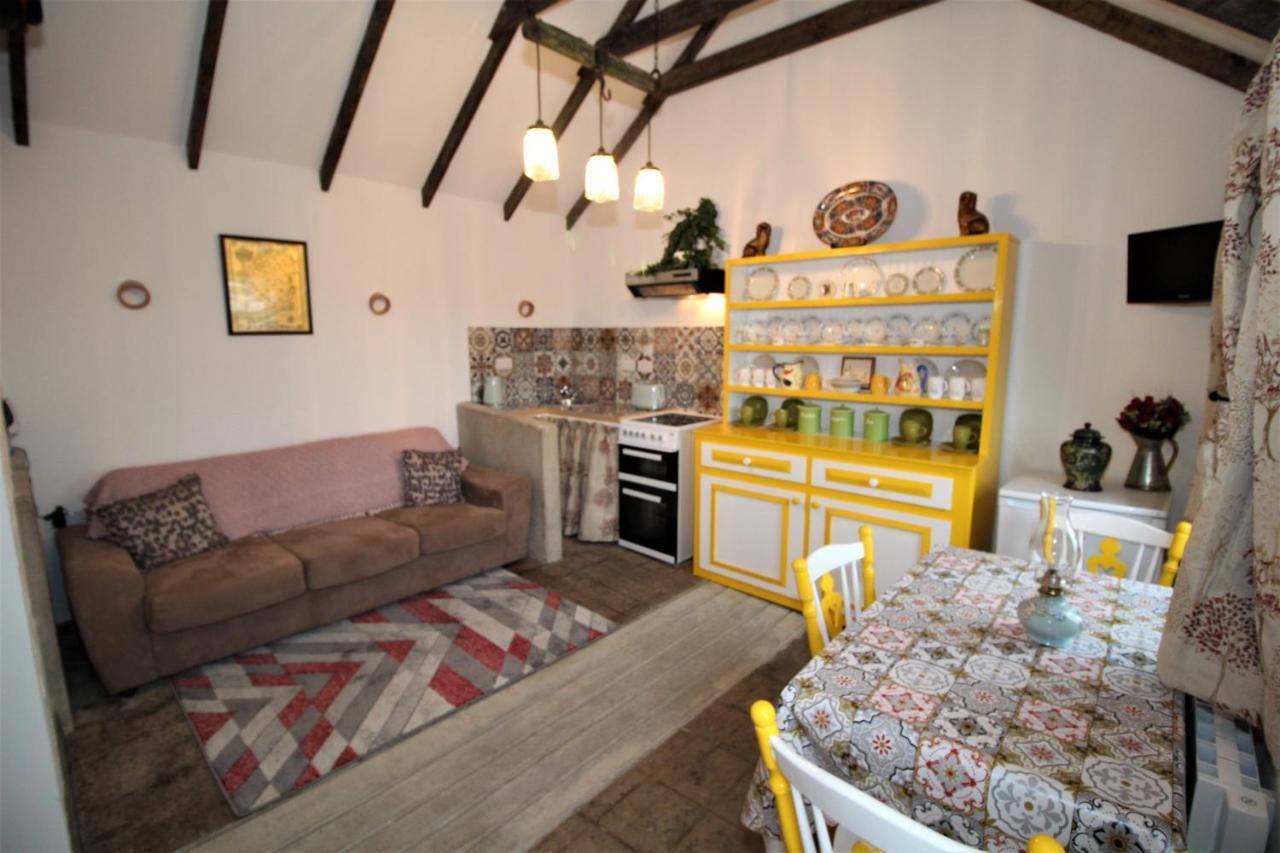 Hotel Geraghtys Farmyard Pods Belmullet Exterior foto