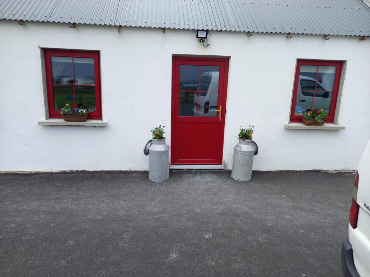 Hotel Geraghtys Farmyard Pods Belmullet Exterior foto