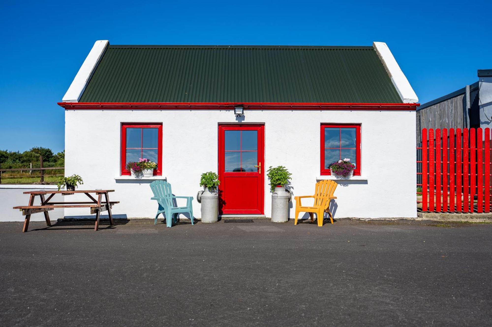 Hotel Geraghtys Farmyard Pods Belmullet Exterior foto
