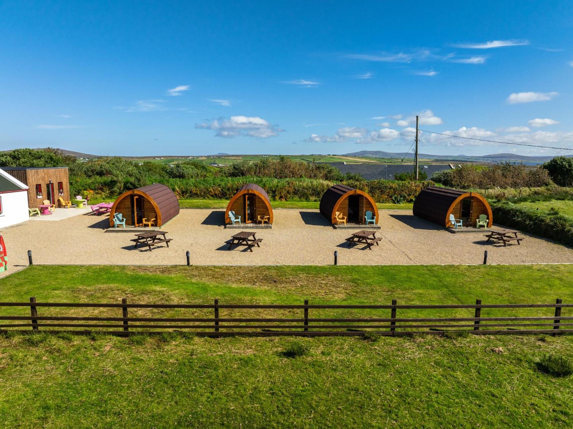 Hotel Geraghtys Farmyard Pods Belmullet Exterior foto