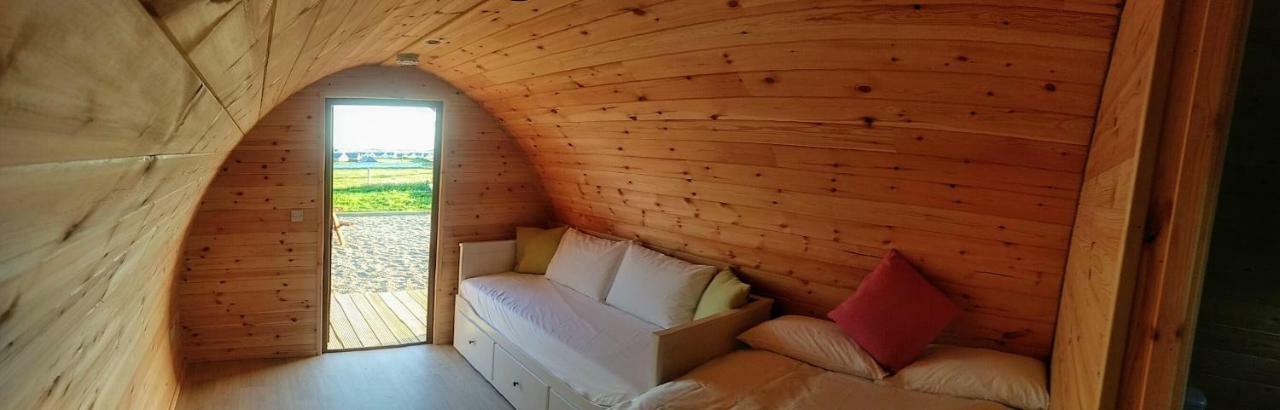 Hotel Geraghtys Farmyard Pods Belmullet Exterior foto